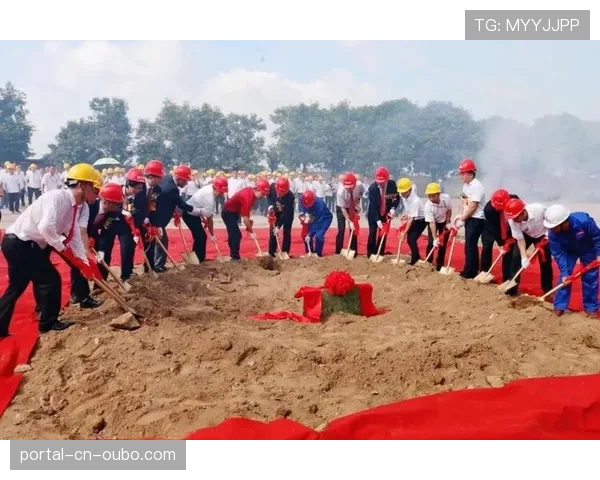 热那亚费拉里斯球场照明系统升级工程完成